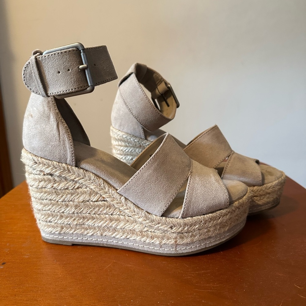 Women's Tan Wedge Sandals